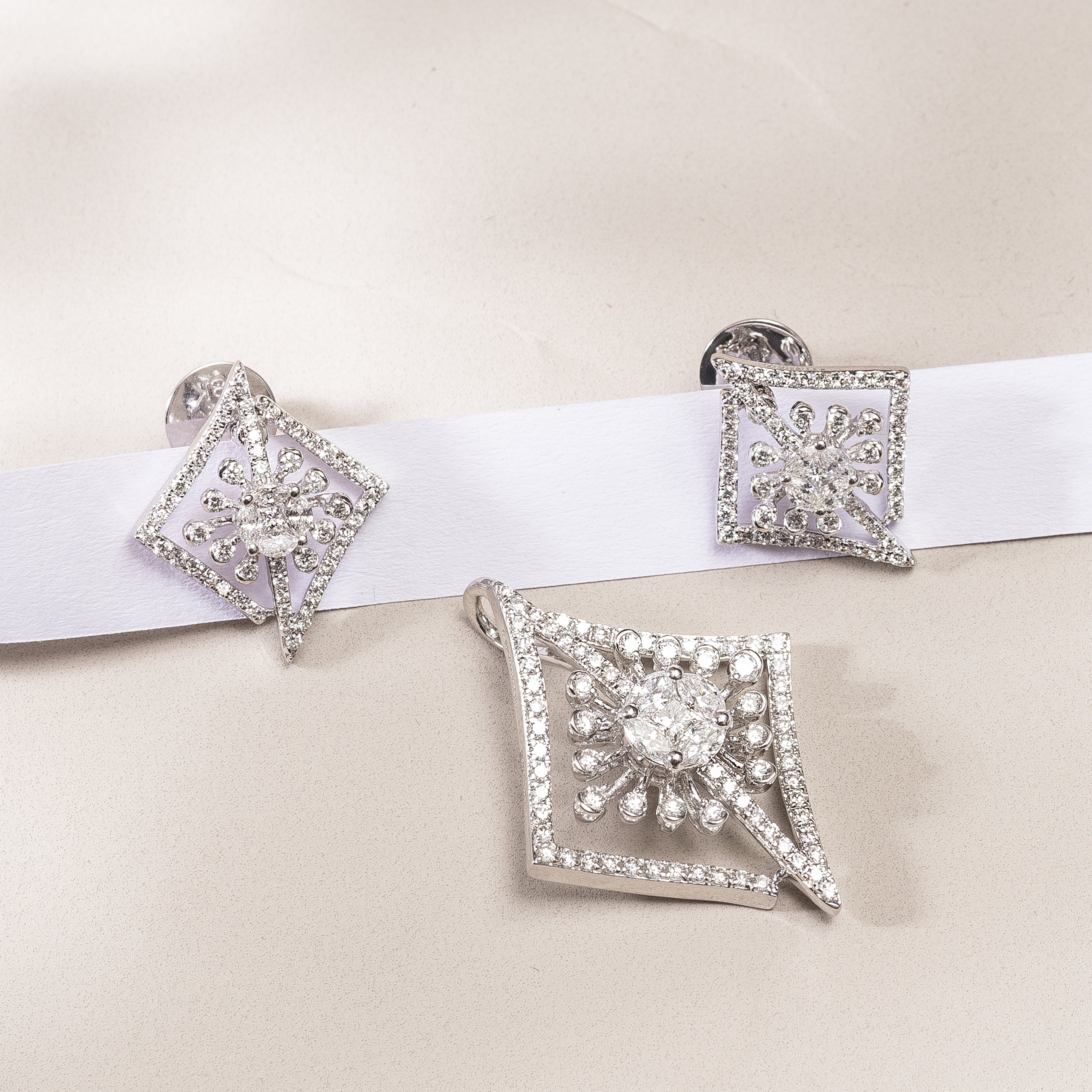 Diamond Pendet Set MLJ-400