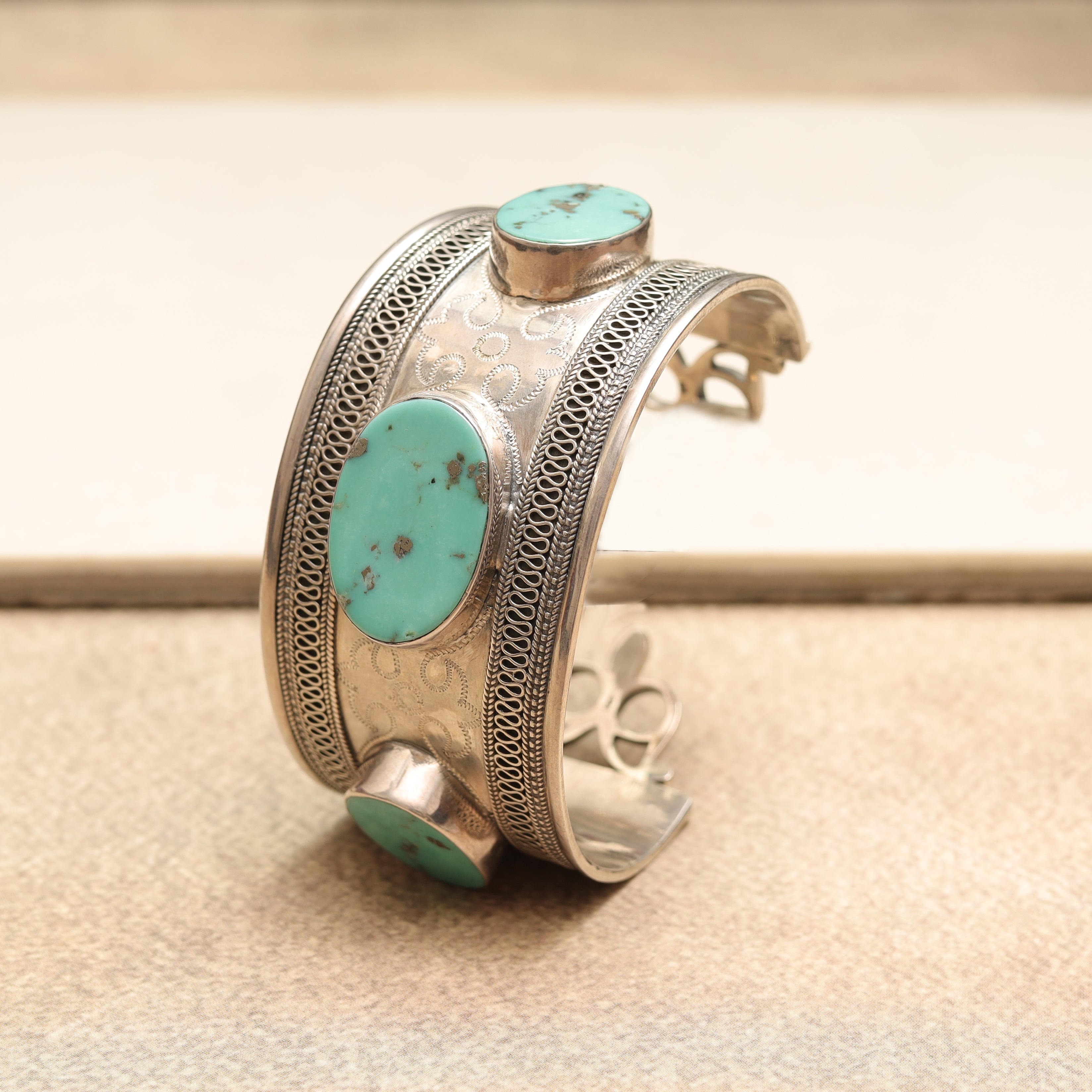 Silver Bangle MLJ-818