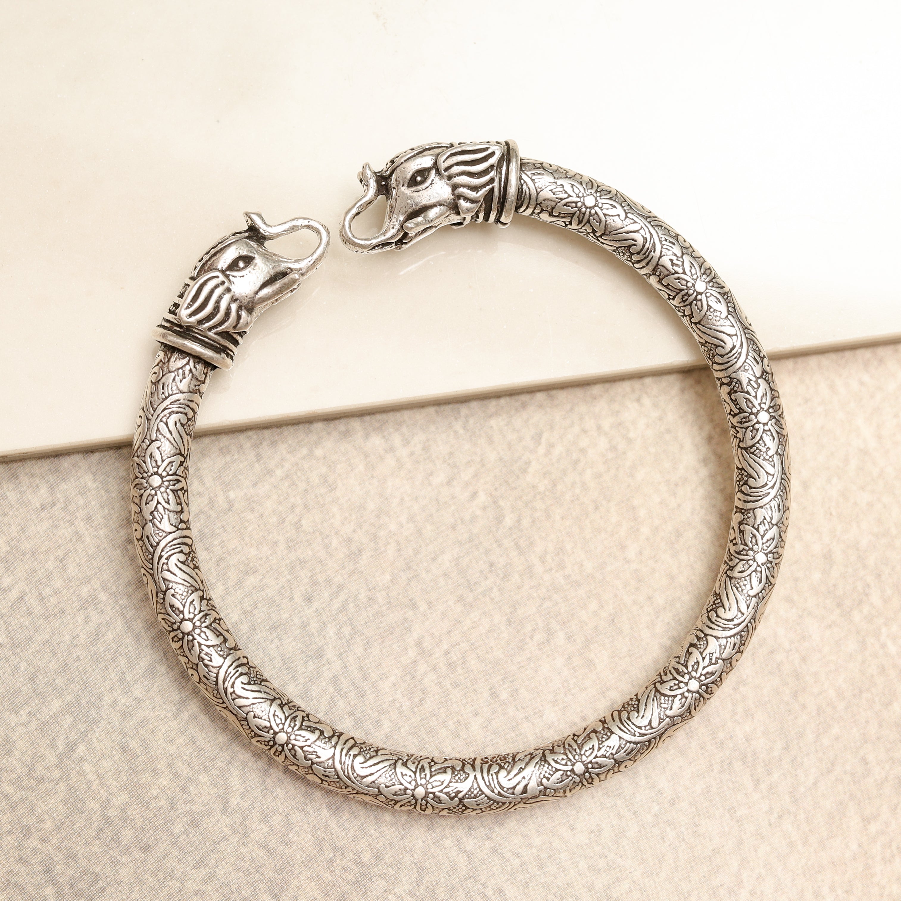Silver Bangle MLJ-819