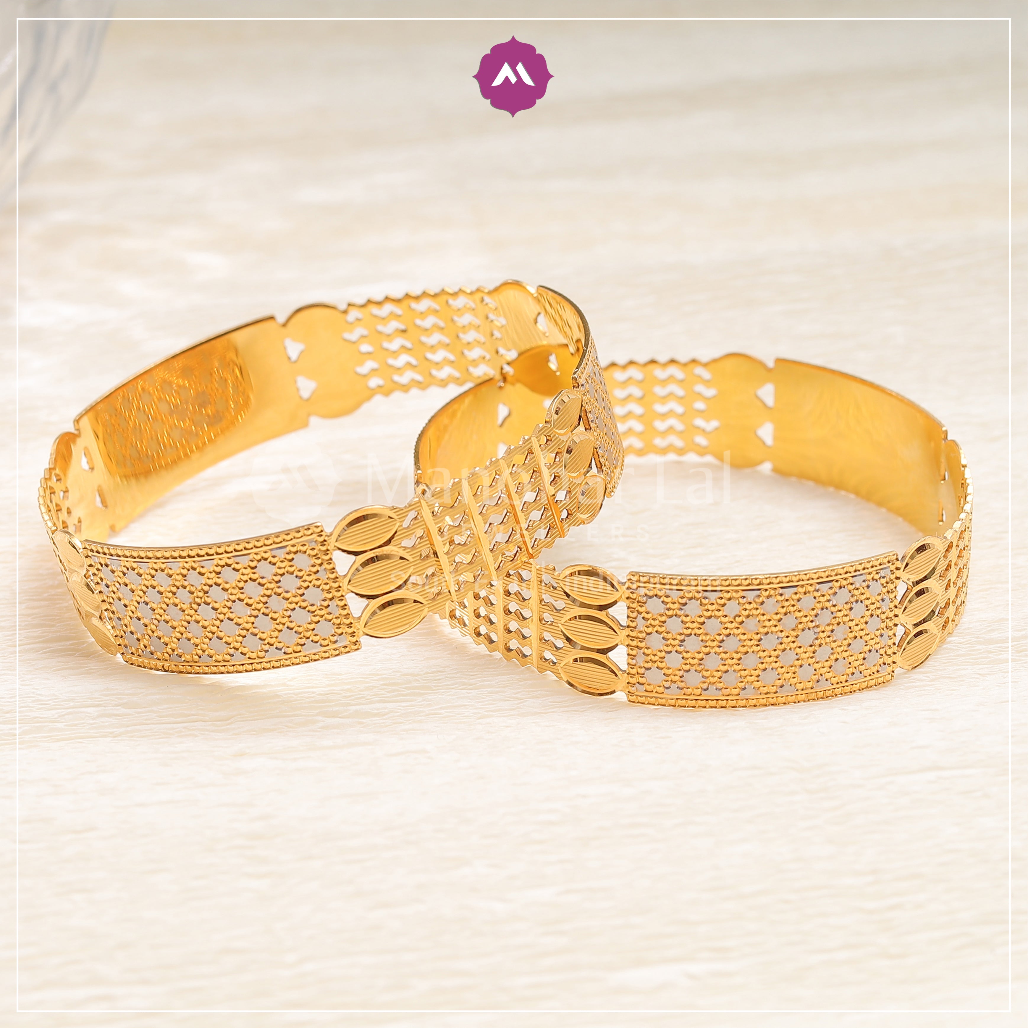 Gold Bangle MLJ-317