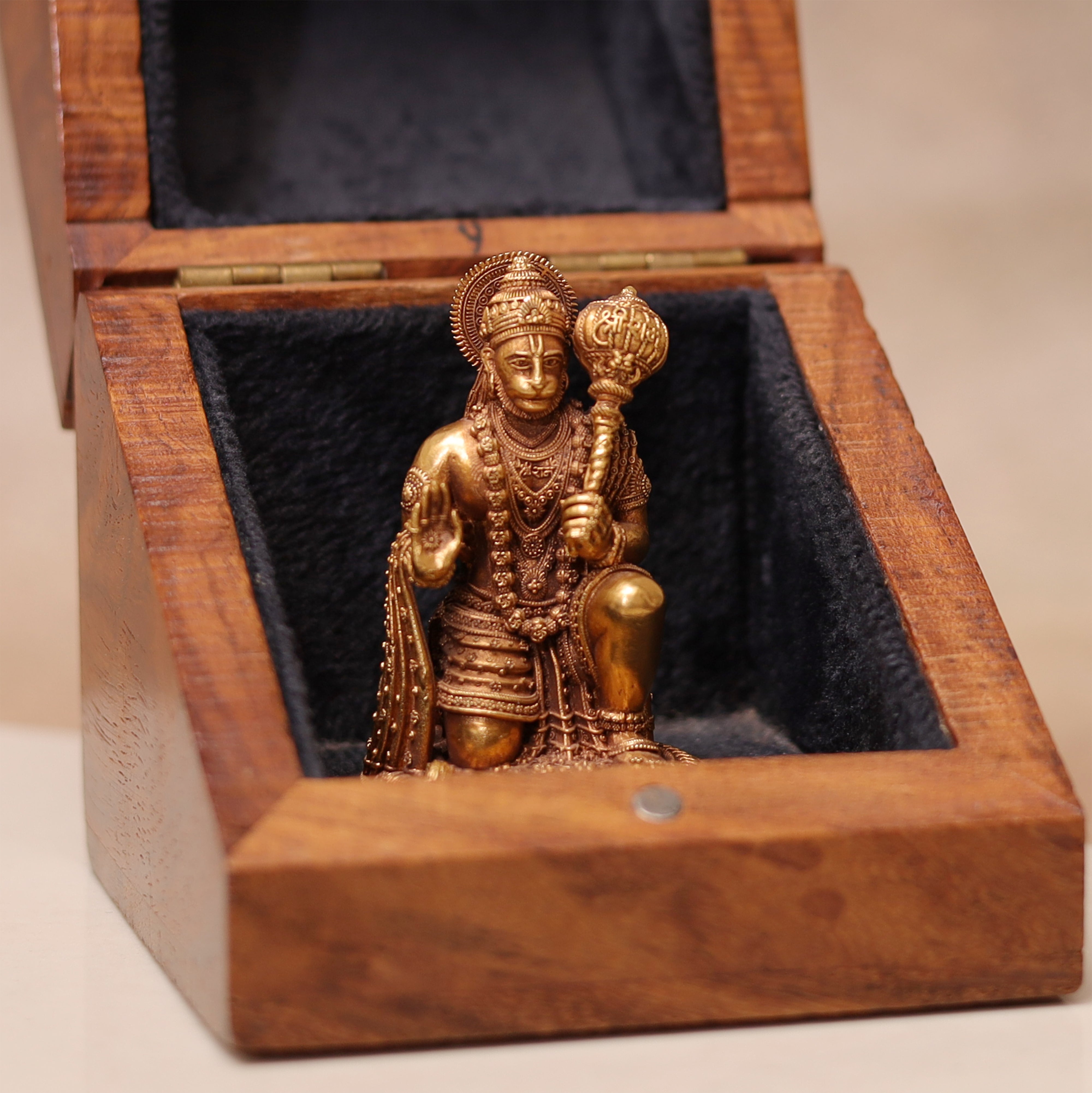 Hanuman Ji Gold MLJ -774