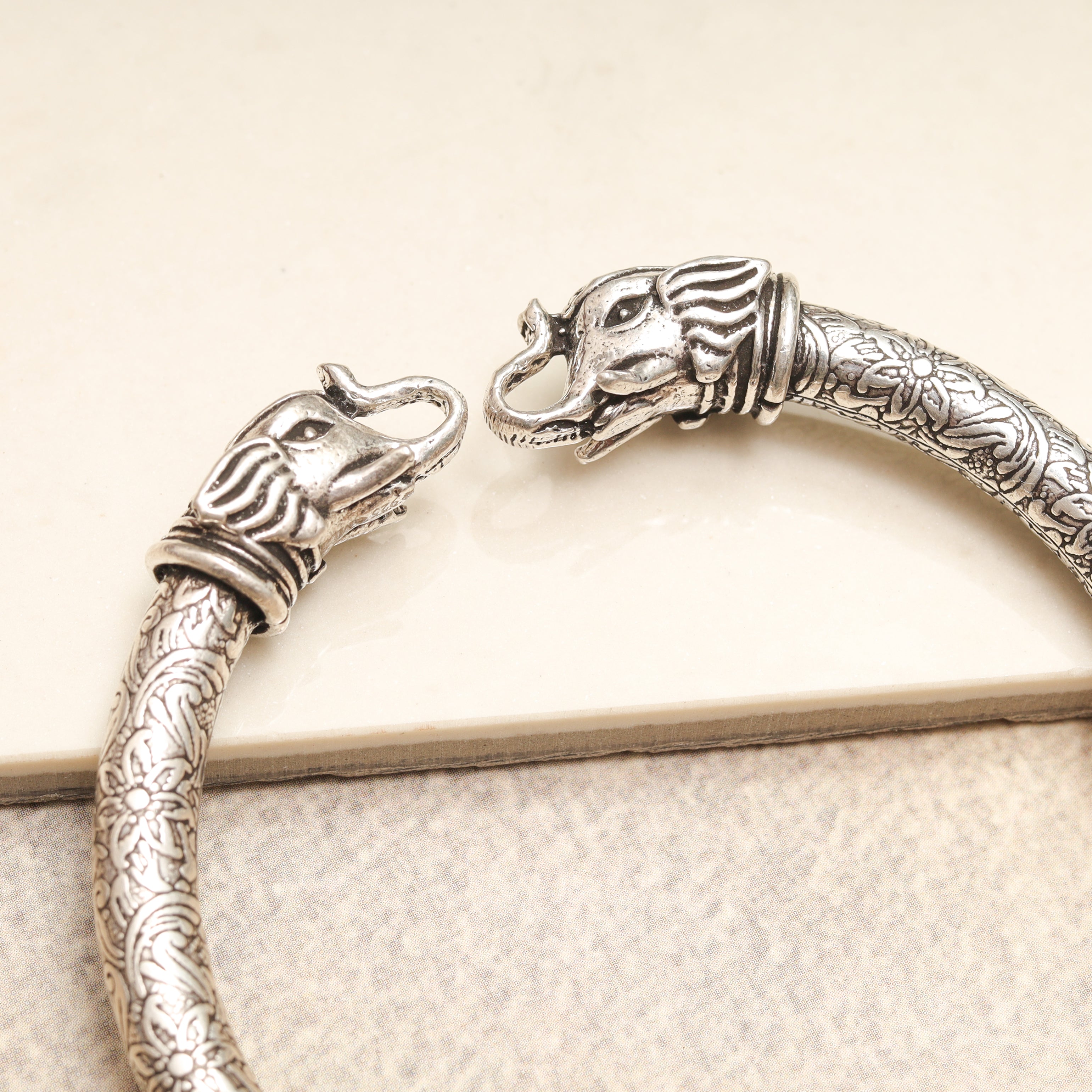 Silver Bangle MLJ-819